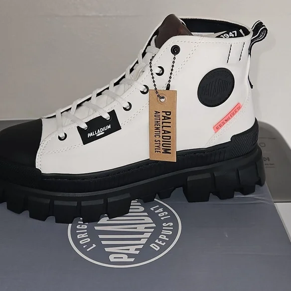 Palladium Revolt Hi TX Star White Platform Shoes, NEW! Size 10 - Picture 1 of 16